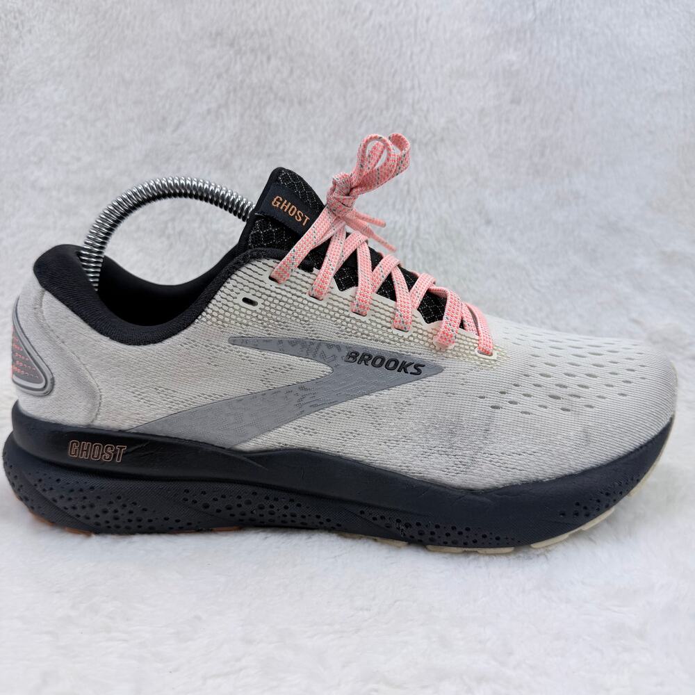 Brooks Ghost 16 Womens Running Shoes Ecru Orange Black Size 9.5 B Sneaker
